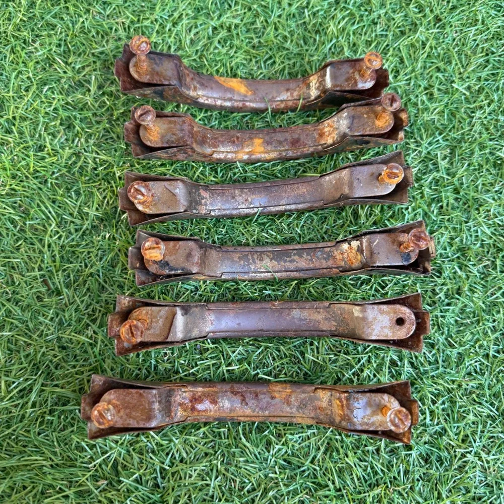 6 Antique‎ Drawer Pull with Rust Dresser Drawers Art Deco Mid-century Scalloped